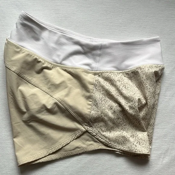 NWOT Outdoor Voices, Hudson, Cream Patterned, Running Shorts, Size M - Picture 8 of 12